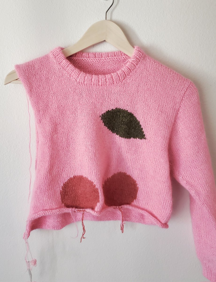 KowPop's tweet photo. It's sweater knitting season once more 👀 a good time to finish this Mitsumi sweater from last winter https://t.co/GCHLRNLLgy