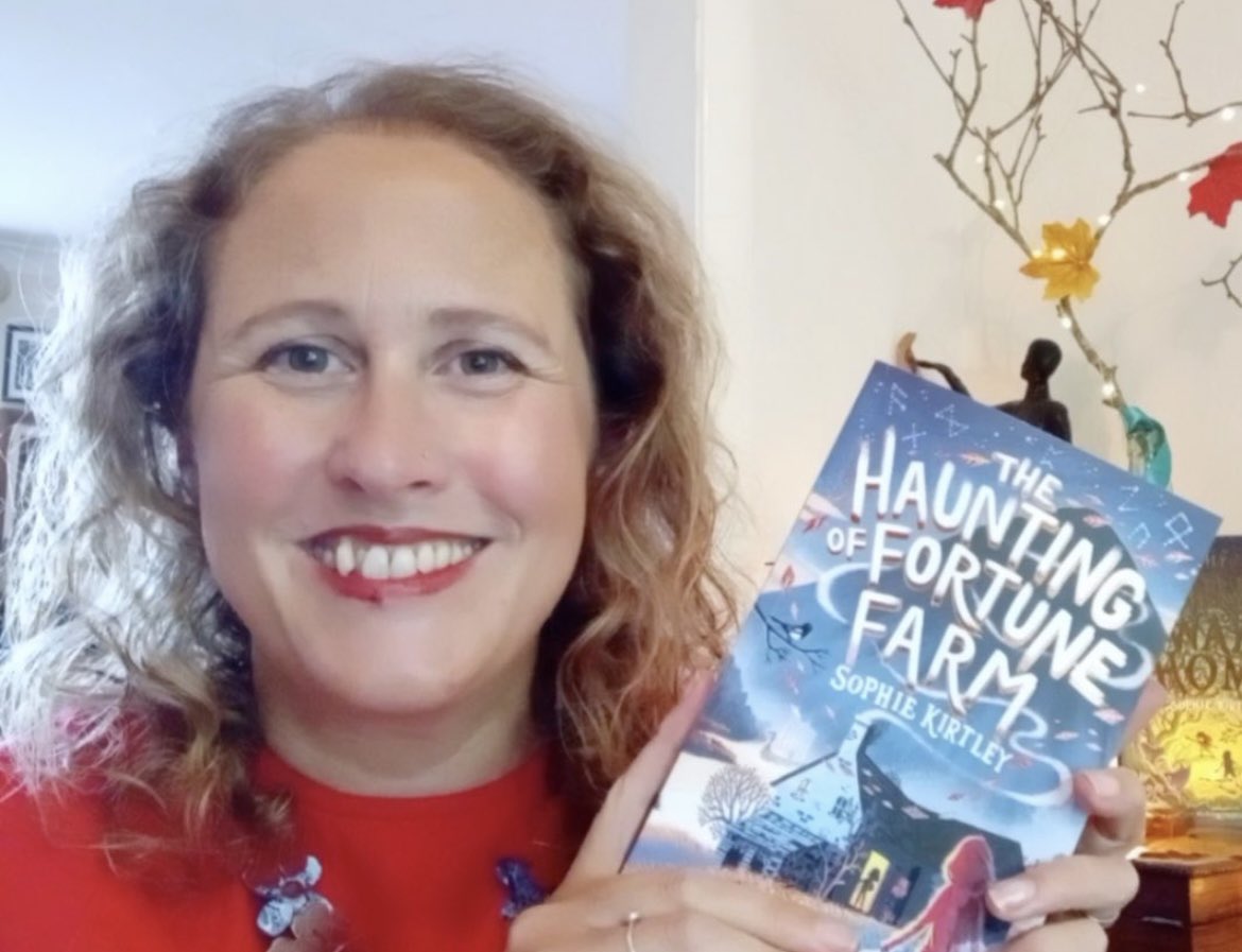 authorfy's tweet photo. ✨✨ WIN!!! ✨✨

I could listen to @KirtleySophie ALL DAY!! Her books always have me on the edge of my seat and ‘The Haunting of Fortune Farm’ is no different.

➡️ RT by 11.10.24 to win a copy!
➡️ UK only

And do listen to Sophie introduce the book & download resources by @shapes4schools at https://t.co/r0gln1p8XV. Perfect for ages 9+ and those who love spooky, tense, atmospheric books. It also has links to the Vikings!!!
