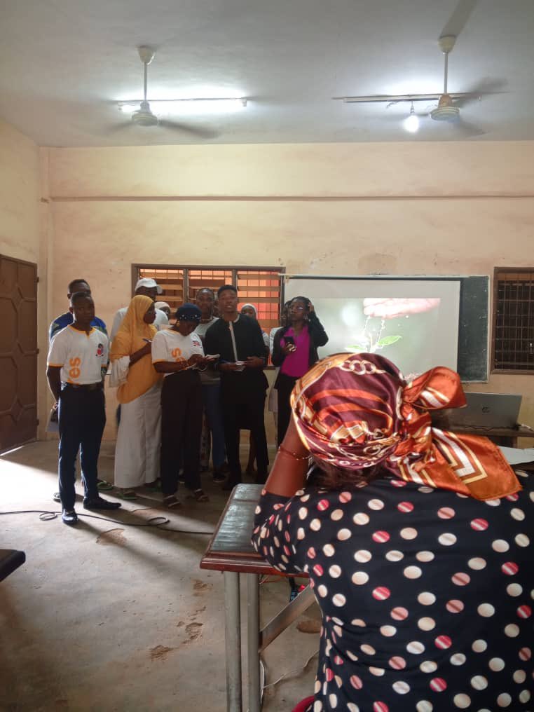 KGoudina's tweet photo. Jour 2  du bootcamp 2024, organisée par le ministère du sport avec le soutien de @unfpa_benin s’est poursuivie ce jour avec plusieurs thématiques: Comment lancer son entreprise,La stratégie de mise en marché et marketing Le parcours entrepreneurial avec Yolande Dedjinou. https://t.co/HXt5VBDhCk