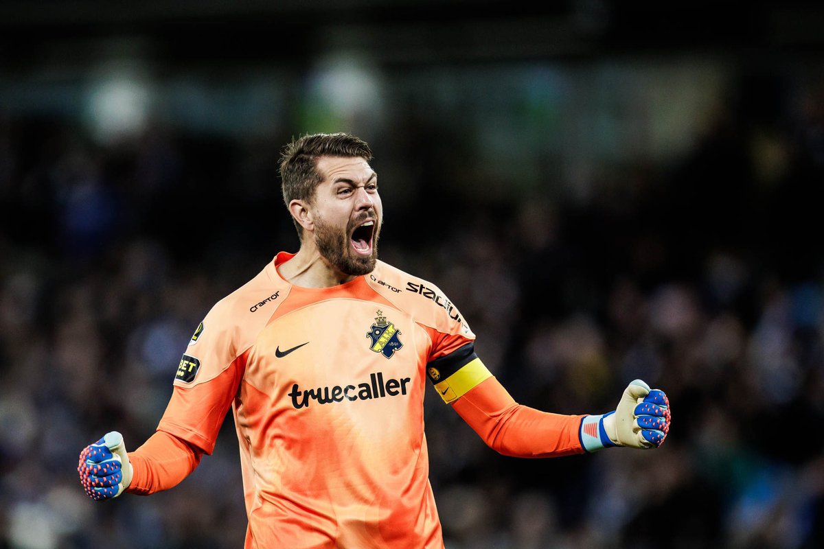 Kribbens stoneface tweet media