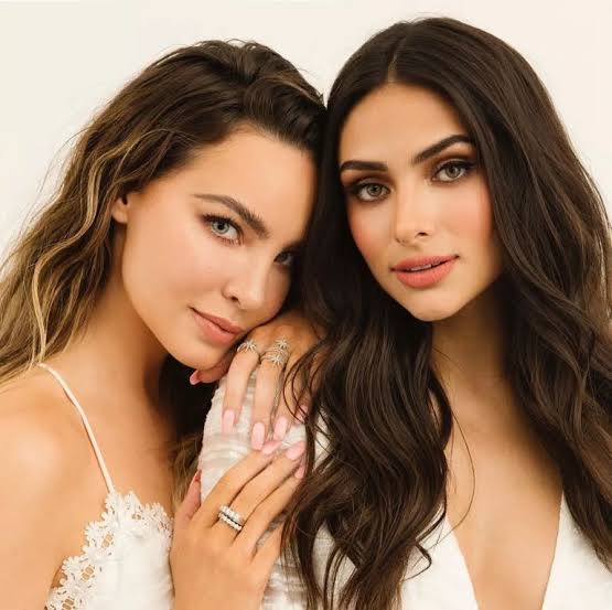 Ra0lin's tweet photo. Me hizo recordar cuando trabajabaron juntas para Tharaa Cosmetics @belindapop @Renotni https://t.co/EJkusvAWjF
