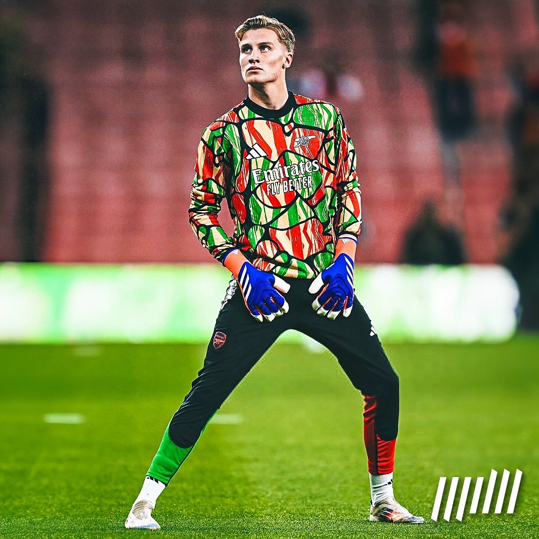 16-year-old goalkeeper Jack Porter becomes the youngest-ever player to start a game in Arsenal’s history 🧤

He is also the youngest-ever goalkeeper to play a game in the League Cup 🏆

An incredible moment for a top talent 🌟

#WiM🌍 | #Arsenal | #JackPorter