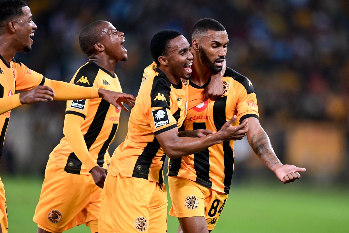 FT: 🐍 AmaZulu 1-3 ✌️ Kaizer Chiefs 

⚽️ Ighodaro 47'

⚽️  Chivaviro 12', Sirino 14', Miguel 23'

Amakhosi move up to third behind Orlando Pirates &amp; leaders Mamelodi Sundowns.

Next up: Masandawana on Saturday at the Calabash 🔥