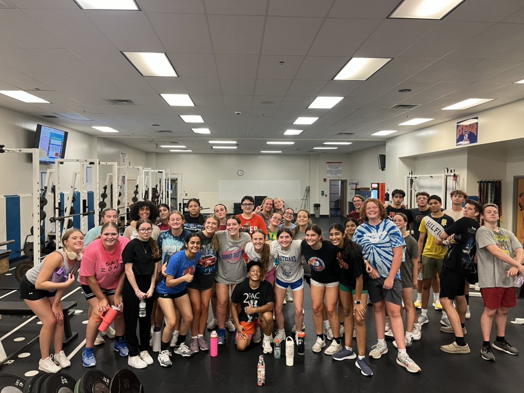 Girls basketball and swimming got to honor Lt. Michael Murphy today with a “Mini-Murph” workout. The workout consist of a 1/2 mile run, 50 horizontal pull ups, 100 push ups, 150 air squats and finishes with a 1/2 mile run. (About 1/2 of the full Murph). 
Great effort from all!!!