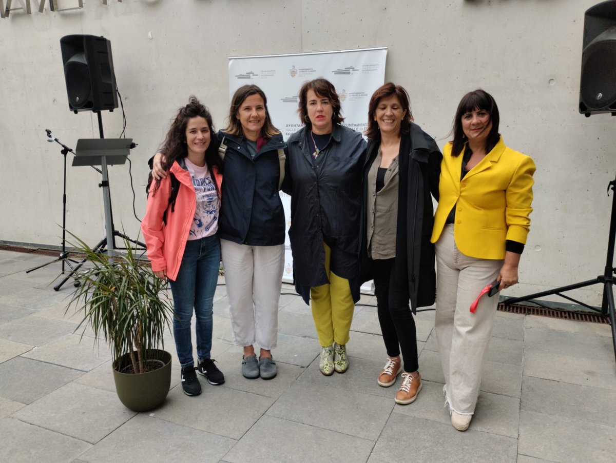 Gaur Agfanistaneko emakume eta haurren eskubideen aldeko ekitaldian parte hartu dugu.
Haiek dioten moduan "Gure ahotsa ez da ez pribatua eta tentagarria, zure begiek tentazioak sortzen dituzte".
valledeegues.com/concentracion-…