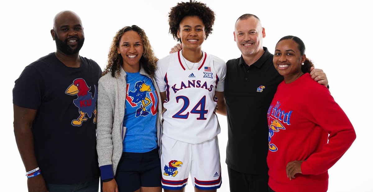 NEW: Kansas women's basketball is set to host top-25 prospect Jaliya Davis (<a href="/Jaliya_Davis_/">Jaliya Davis</a>) for a weekend official visit, her high school coach Ann Fritz tells <a href="/247Sports/">247Sports</a>. 

The Blue Valley North star is a key target for the Jayhawks: 247sports.com/college/kansas…