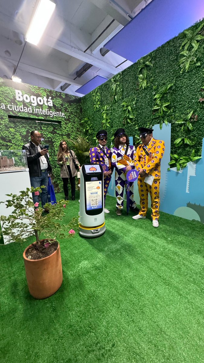 ConsejeriaTIC's tweet photo. #Chatico es uno de los anfitriones en #SmartCityBogotá🏙️🤖

A través de nuestro agente virtual podrás consultar la agenda del evento, así como más información de la ciudad. 🤩

Escríbele👉🏼 https://t.co/b90rZj0lN7 https://t.co/GOKgeME2VK