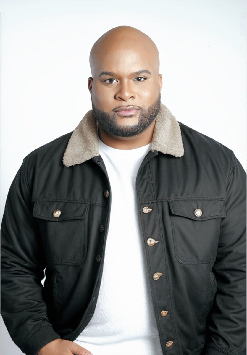 Travis_Ware's tweet image. Cheers to 32 🥂✨. I’m grateful to see another birthday 🎂