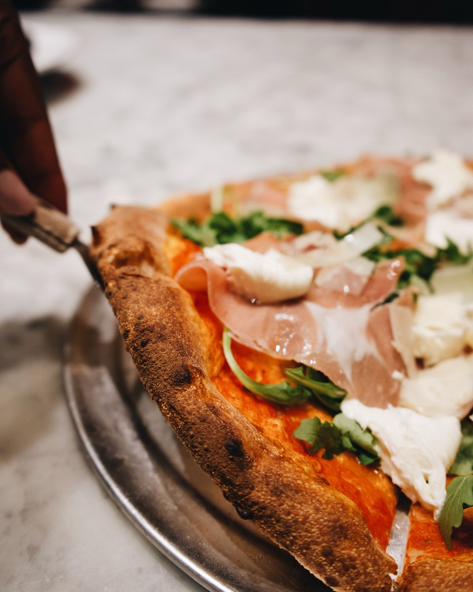 One slice is never enough when you’re dining at Clemenza’s at Uptown Station 🍕🍕