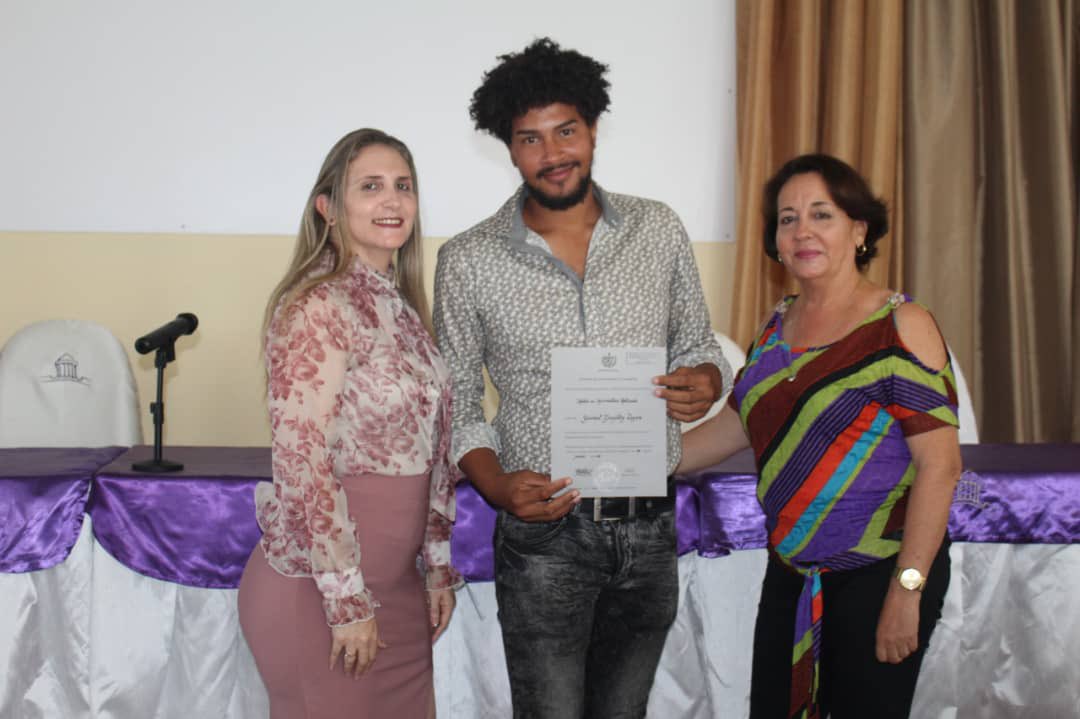 La Filial Camagüey- Ciego de Ávila de la <a href="/ciencias_cuba/">Academia de Ciencias de Cuba</a> desarrolló, espacio "Puertas Abiertas a 12 jóvenes graduados de la Maestría en Informática Aplicada <a href="/InesMChapman/">Inés María Chapman Waugh</a> <a href="/EdMartDiaz/">Eduardo Martínez Díaz</a> <a href="/citmacamaguey/">CITMA Camaguey</a> <a href="/uc_camaguey/">Universidad de Camagüey Ignacio Agramonte Loynaz</a> 
#CienciaUC
#ACC