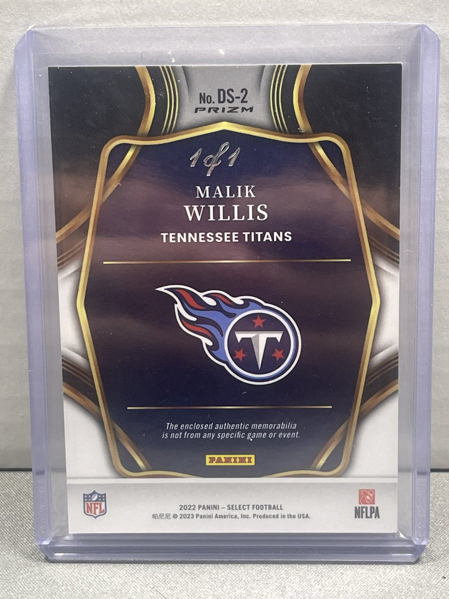 QuantumRipz's tweet photo. 2022 Select Malik Willis Black 1/1 Shield 

$500 obo https://t.co/kZEDvAqJEA