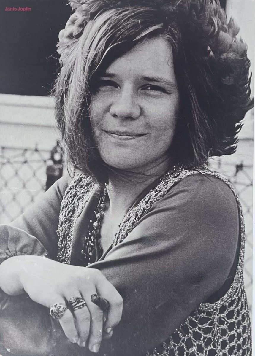 recordmecca's tweet photo. JANIS JOPLIN POSTER A scarce, large Janis Joplin cardboard promotional poster, sent to record stores by Columbia Records circa 1970 for display purposes.Β This was never available for sale. #recordmecca #janisjoplin #rock #artofrock #promoposter
https://t.co/5l4EaLCE6A https://t.co/scWQFed9Ko