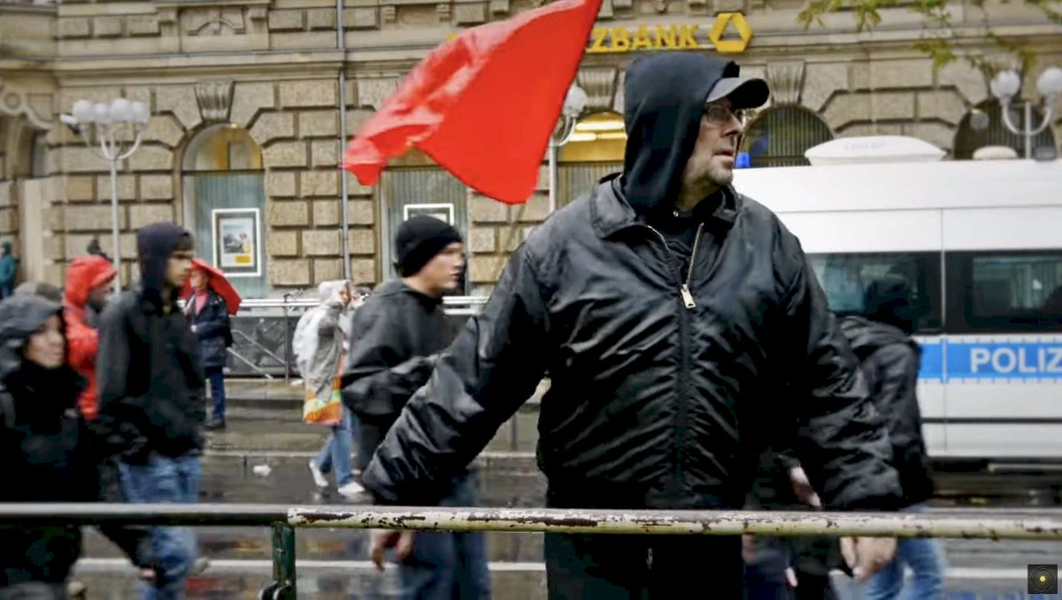 Remembering Achim Szepanski, Mille Plateaux founder, Clicks + Cuts maestro, and dissident: cdm.link/2024/09/rememb… with <a href="/robinrimbaud/">Robin Rimbaud - Scanner</a> <a href="/disquiet/">Marc Weidenbaum</a> <a href="/sebastianlotzer/">Sebastian Lotzer & Co</a> and other friends.