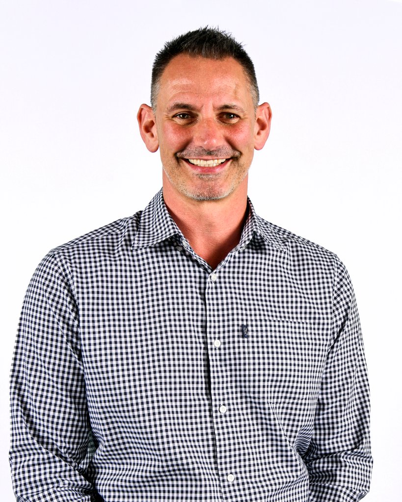 scotsfilmguy's tweet photo. Volunteered for a test shot for our photographer at work. Thought it was about time I had an up to date professional image of me. This is me, 50 years young in 3 weeks. #doingalright https://t.co/vQEm05a22I