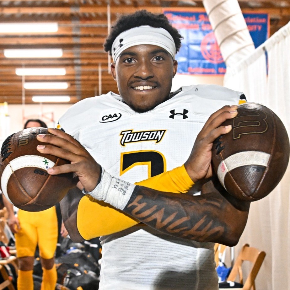 Towson_FB's tweet photo. Robert Javier ➡️ 🇨🇦

Javier has signed with the Saskatchewan Roughriders in the CFL!
#GohTigers | #ARETE
https://t.co/hnCBnXF1Cu https://t.co/lIuh0zvCLZ
