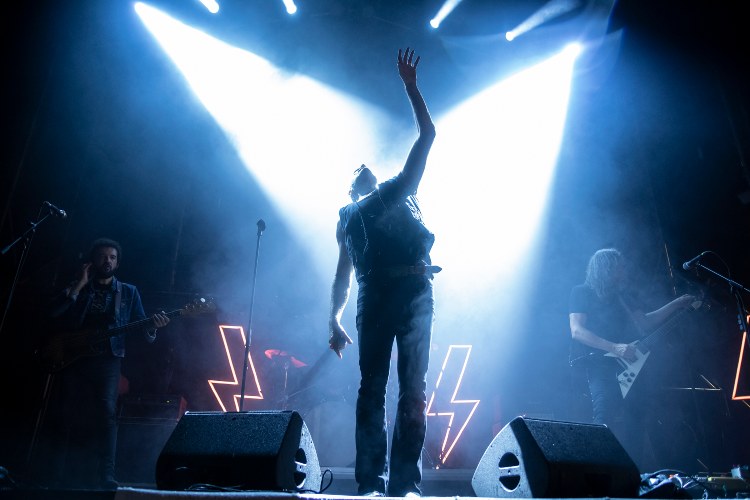 Contra la tormenta… ¡CandELA! El <a href="/dalecandela/">dalecandELA</a> fest celebró un gran fin de semana en el Puerto Viejo con un jugoso maratón de conciertos. Crónica de las dos primeras jornadas por <a href="/ArbizuKepa/">Kepa Arbizu</a>.

📷 David Mars

mondosonoro.com/criticas/conci…