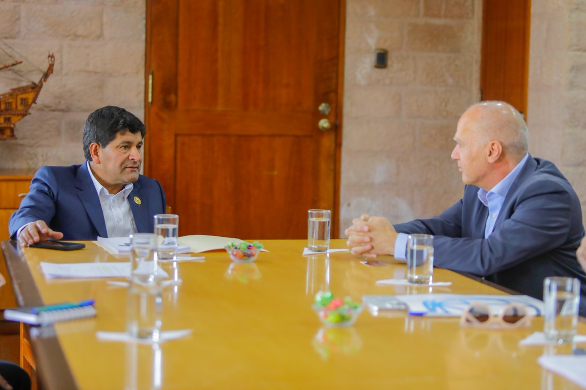 El <a href="/GOREArequipa/">REGIÓN AREQUIPA</a> logró el apoyo del Banco Mundial para desarrollar en la región un proyecto piloto multifuncional que permitirá potenciar el turismo en el Cañón del Colca y en la Reserva Nacional de Salinas y Aguada Blanca.
#CambioYDesarrollo