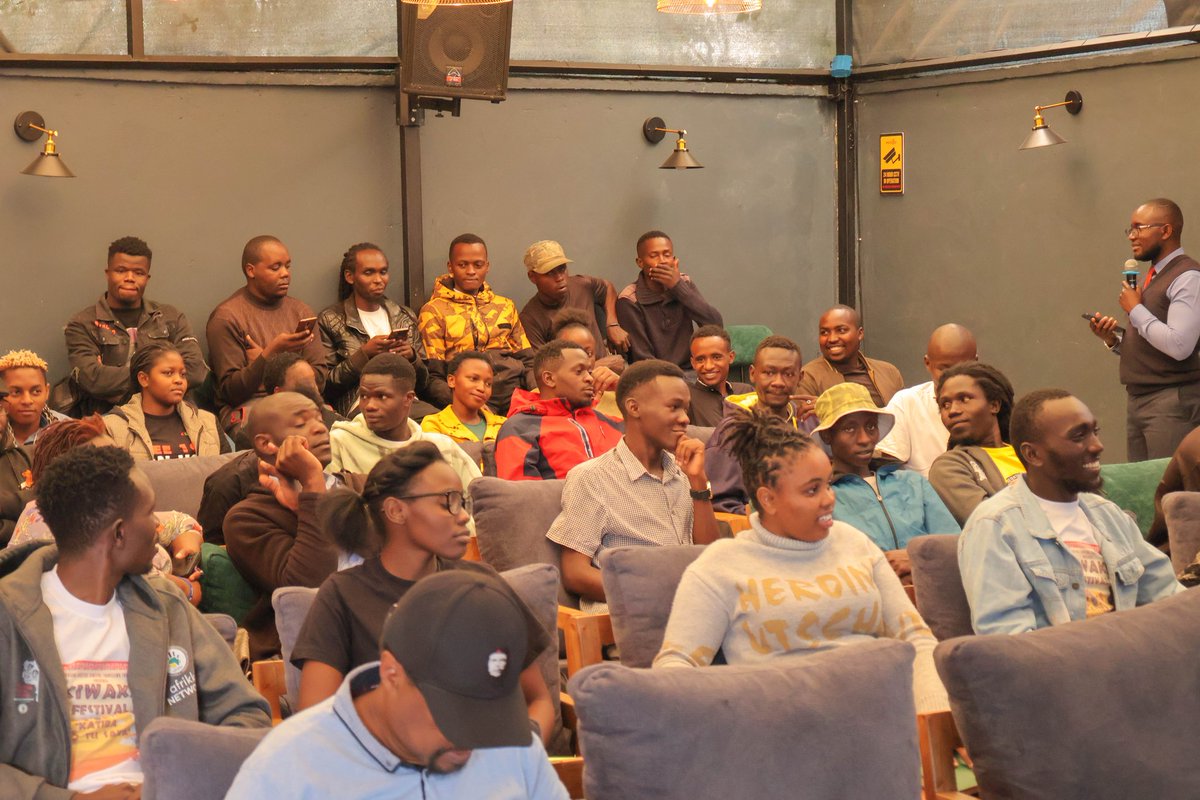 peopletheatre1's tweet photo. We had a successful Citizen journalism impact harvesting forum today in @MageuziHub organised by @SemaUkweliKenya. Our Citizen journalist have been doing great work documenting and Highlighting community stories. Our art Is diverse. #Theatre4Change https://t.co/3bzMYETgs5