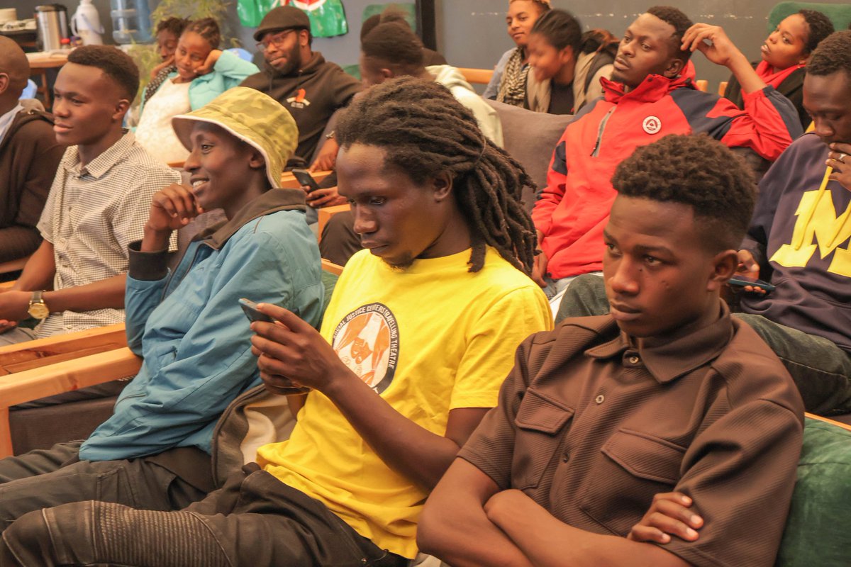 peopletheatre1's tweet photo. We had a successful Citizen journalism impact harvesting forum today in @MageuziHub organised by @SemaUkweliKenya. Our Citizen journalist have been doing great work documenting and Highlighting community stories. Our art Is diverse. #Theatre4Change https://t.co/3bzMYETgs5