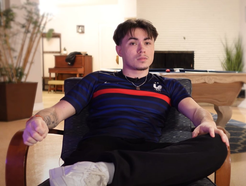 Le roster potentiel de <a href="/gentlemates/">Gentle Mates</a> pour BO6 🤩🇫🇷 #M8WIN 

🇫🇷 <a href="/Lyynnz7/">Lynz</a> 
🇺🇸 <a href="/KiSMET6_/">Falcon Matt ✞ 🥀</a> 
🇺🇸 <a href="/CesarSkyz/">Cesar</a> 
🇺🇸 <a href="/Priestahh/">Priestahh</a> 

Coaching staff :
🏴󠁧󠁢󠁳󠁣󠁴󠁿 <a href="/MarkyB/">Mark Bryceland</a> 
🏴󠁧󠁢󠁥󠁮󠁧󠁿 <a href="/DREAL_JE/">DREAL</a>