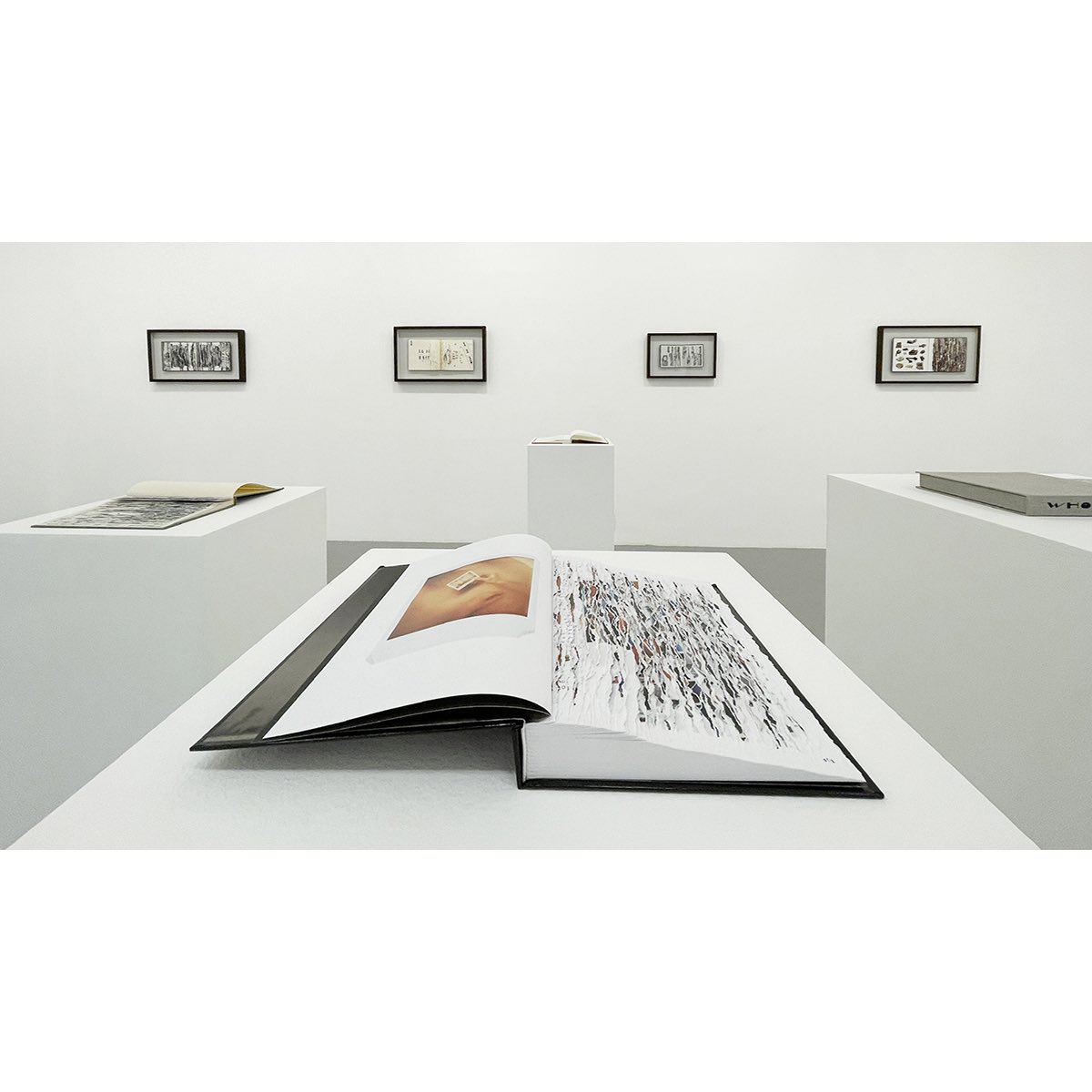 bdavidgallery's tweet photo. Nice write up in @meerdotcom    Magazine on the #BuzzSpector current exhibition “verso/recto”. more at https://t.co/s7KqQxhemR
-
#VersoRecto #book #ArtBook #AlteringBook #BookAlteration #ArtistBook #BrunoDavidGallery #article #book #artgallery #artadvisor #art #ContemporaryArt https://t.co/Ml1Hs1vB4V