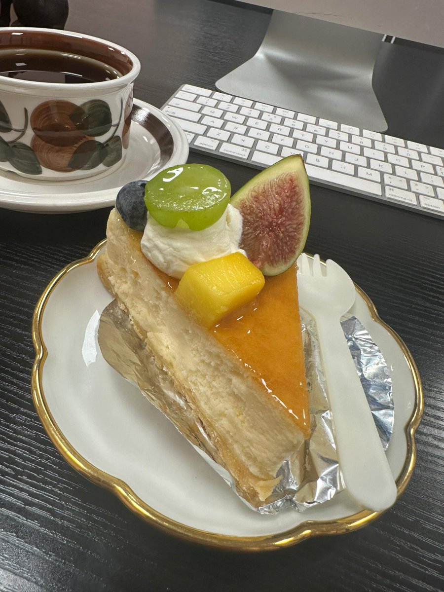 cepot_bess's tweet photo. Today's afternoon tea｜☕️🍰|||1. Black coffee
2. Light cheese🧀️

#MyCoffeeDiary #AfternoonTeaDessert #BlackCoffee https://t.co/joXhRdxvs6