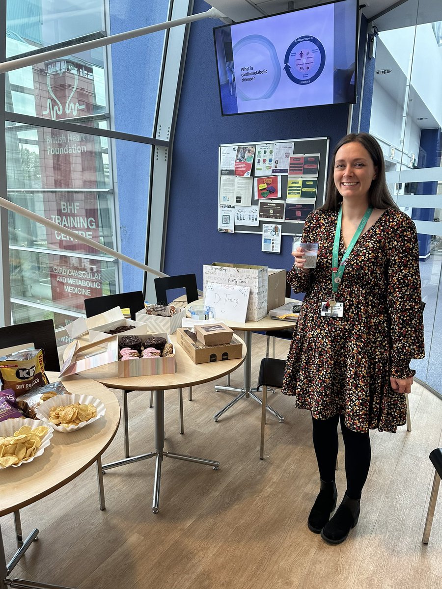 niamhforde's tweet photo. Massive congratulations to the newly minted Dr @HaideeTinning on passing her viva today ���🥳 #reprorocks @UoL_LICAMM https://t.co/RxlFfWPWLZ