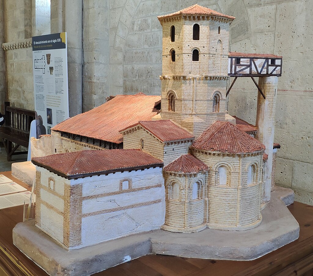ElCampoAmarillo's tweet photo. La Iglesia de San Martín de Frómista es una obra maestra del románico en Palencia. Construida en el siglo XI, su arquitectura narra siglos de devoción y peregrinación en pleno corazón del Camino de Santiago. Visitarla invita a un viaje en el tiempo. https://t.co/3QzHBksxHF