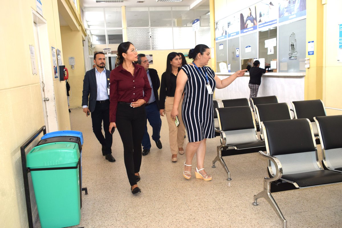 IESSStodomingo's tweet photo. #IESSteInforma | Autoridades del @IESSStodomingo recorrieron el 🏥Centro Ambulatorio Hospital del Día  para:

✅Articular acciones entre las dependencias de la provincia 
✅ Mejoramiento continuo de los servicios a favor de los asegurados. https://t.co/602DrgNAjB