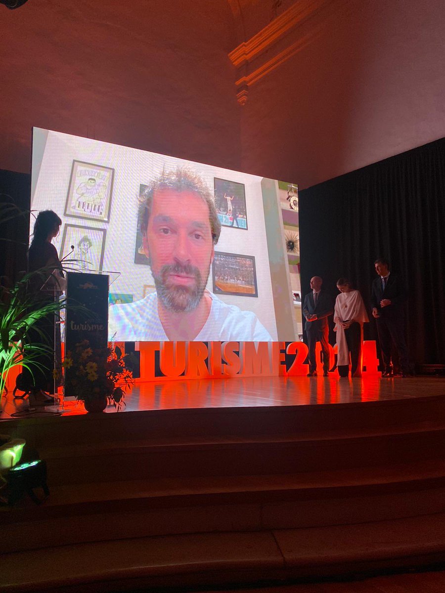 coiasu's tweet photo. Asistiendo a la #NitDelTurisme de Baleares, celebrada hoy en un espacio inmejorable, el Convent de Sant Diego de Alaior👏🏼
Felicidades a todos los premiados, verdaderos ejemplos de trabajo para convertir el turismo en un sector cada vez más innovador y sostenible. https://t.co/JFID4lquf6