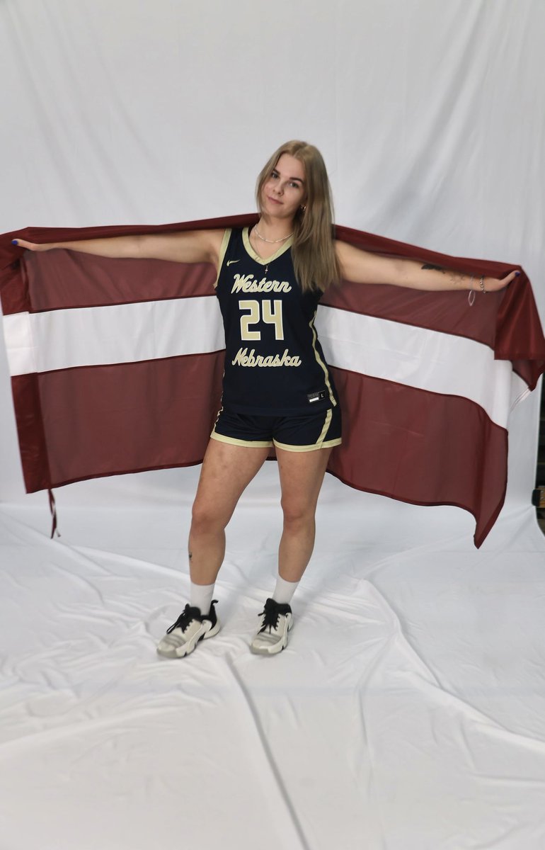 🏀24’-25’ Cougar Introduction🏀

5’8 G Zozefine Sipolina 🇱🇻

From 3 pointers to finishes around the rim , Zo can do it all. She brings  experience and leadership to our squad this year! Watch out for #24 🎯 AIZIET!

#GoCougs