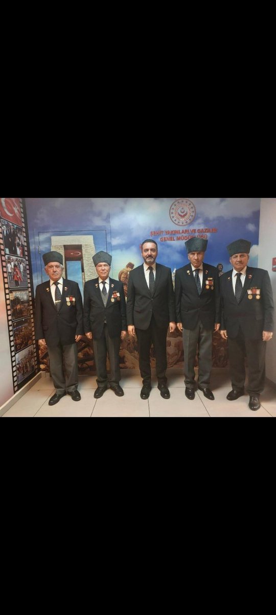 AliRizacetin555's tweet photo. @ashb_sehitgazi @MahinurOzdemir @tcailesosyal @mhrmkurt MUHARİP GAZİ ÇOCUKLARI VE DERNEK BAŞKANIMIZ 8 AĞUSTOSTA BAKANLIKTA SAYIN MÜDÜRÜMÜZLE YAPILAN GÖRÜŞMEDE BAŞTA KAMUDAİSTİHDAM HAKKI OLMAK ÜZERE YAŞANAN MAĞDURİYETİ GÖRÜŞTÜLER.EN KISA SÜREDE MÜJDE BEKLİYORUZ.
@mhrmkurt 
@leventalyyildiz 
@SayimMadak 
@celebimehmeta 
@dbdevletbahcel https://t.co/TPihUdY32q