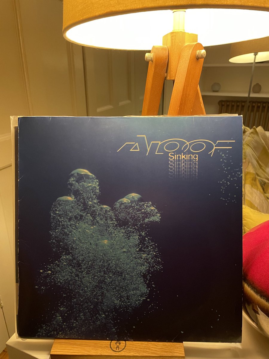 #NowPlaying What’s a defining record of *your 1990s that you rarely see get a mention. Tricky, Oasis, Pulp, Nirvana, Grace etc a given. Surprise me.