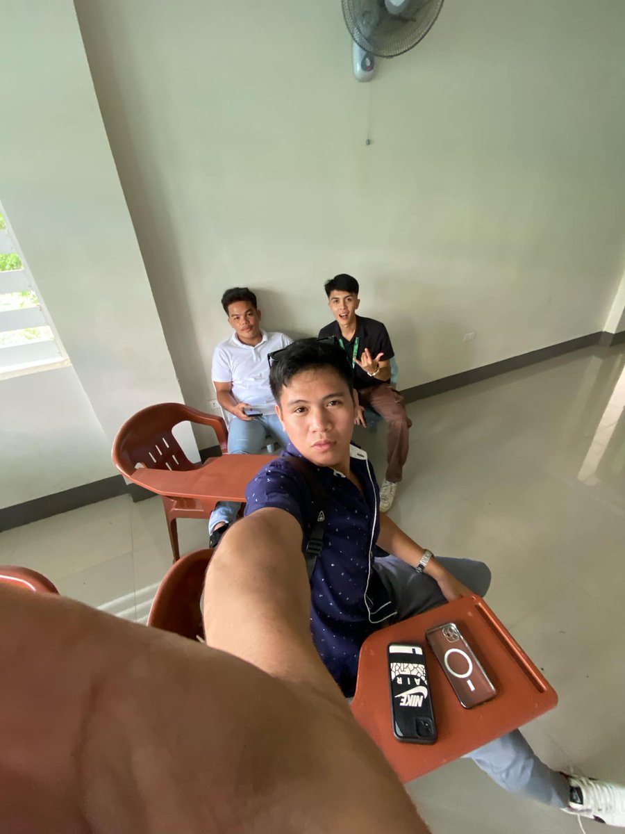 supremoJD3's tweet photo. Random pic sa mga sirok https://t.co/xRh3hjlI4U