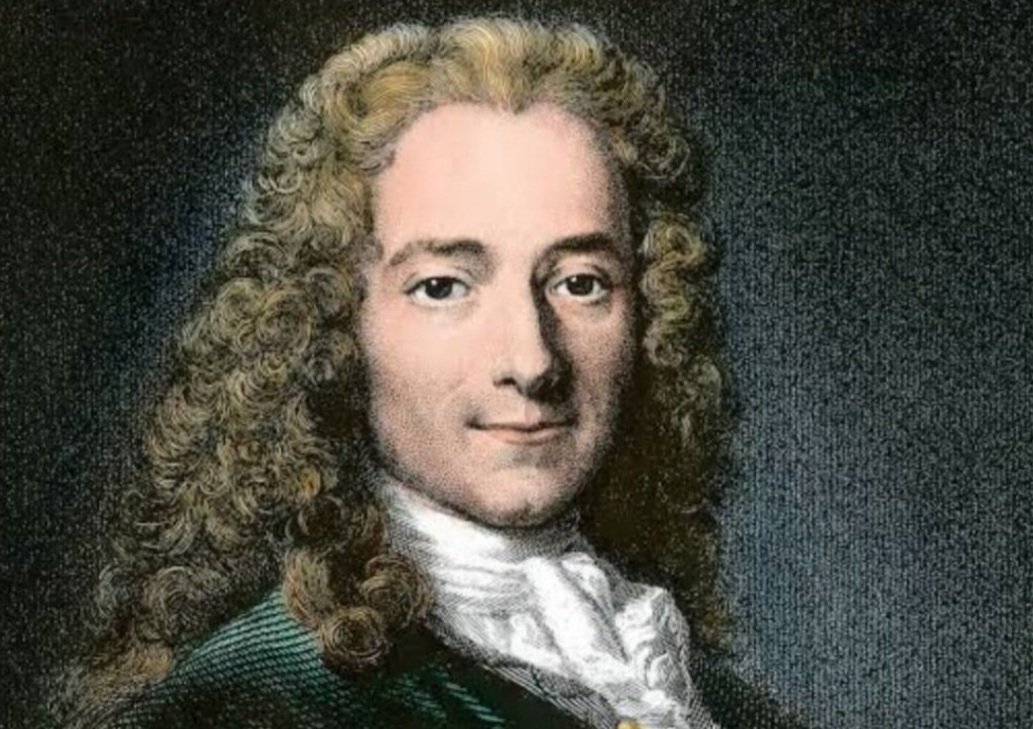 "Los hombres insignificantes luchan continuamente por llamar la atención. Los realmente importantes tratan de pasar desapercibidos".

-Voltaire