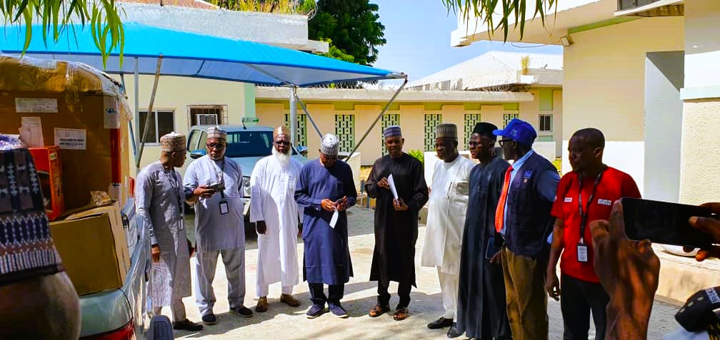 AHNiHQ's tweet photo. AHNi has provided essential drugs &amp; consumables to the Borno State Ministry of Health to ensure uninterrupted HIV services. We’ve also cleaned &amp; fumigated flooded health facilities and deployed 60 health workers to camps. Our hearts go out to Borno. #Healthcare #FloodRelief #AHNi https://t.co/VyTUTyejkq
