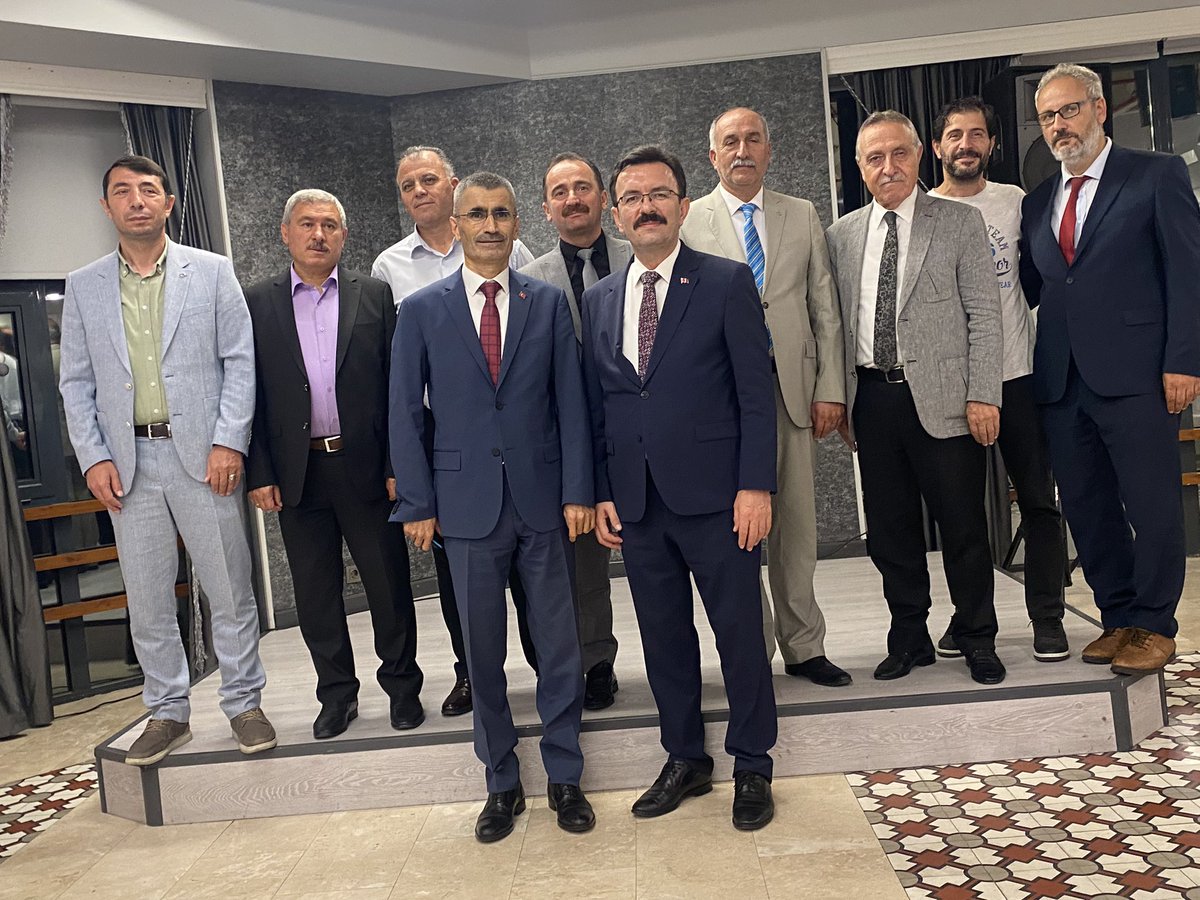 Görev değişikliği nedeniyle ilçemizden ayrılan müdürümüz Murat GÖZÜDOK için düzenlenen veda programı, Kaymakamımız Sayın Mustafa ANTEPLİOĞLU,ilçe protokolü, İlçe Milli Eğitim Müdürümüz Emin ÇIKRIKÇI,şube müdürlerimiz,okul müdürlerimiz ve ilçe personelinin katılımıyla gerçekleşti.