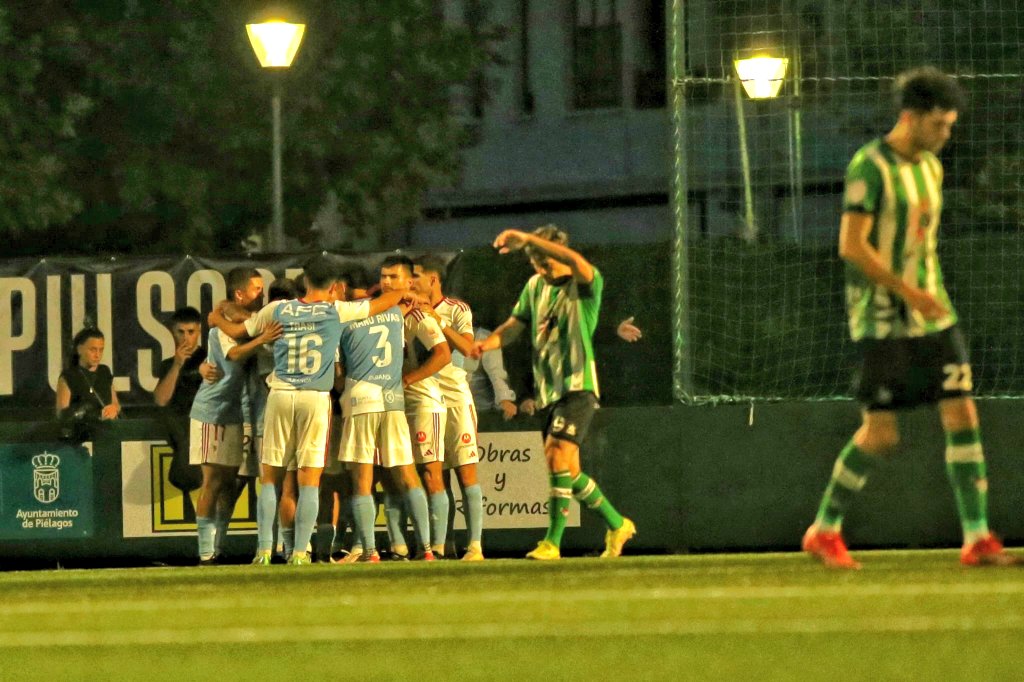 SD_Compostela's tweet photo. 💪 Obxectivo conseguido 👉 estamos na seguinte rolda! 🩵🤍 

1/8 🏆  ▶️ @CDLealtad 
👉 O encontro disputarase en Asturias

#CopaRFEF https://t.co/31CXJa3Am0