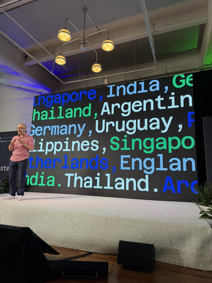 Zeppelin_Labs's tweet photo. Today we are attending @canva Extend event in San Francisco, CA. 🇺🇾🇺🇸 https://t.co/P9fsgdXU6D