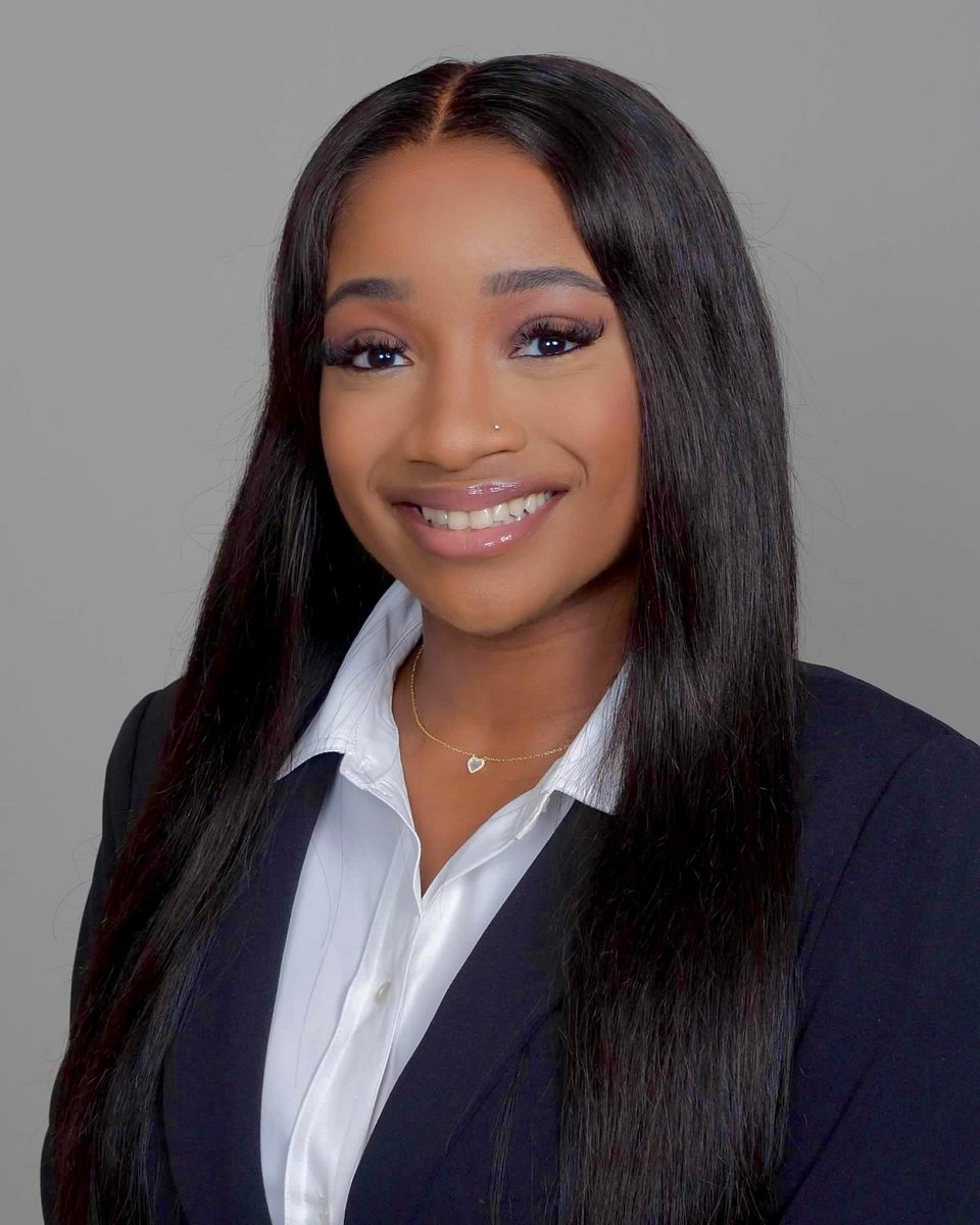 Submitted my eras application to residency last night! Thank you God for everything..I want nothing more than what you want for me! #match2025 #pleasehireme #blackgirlwhitecoat #futuredoctor