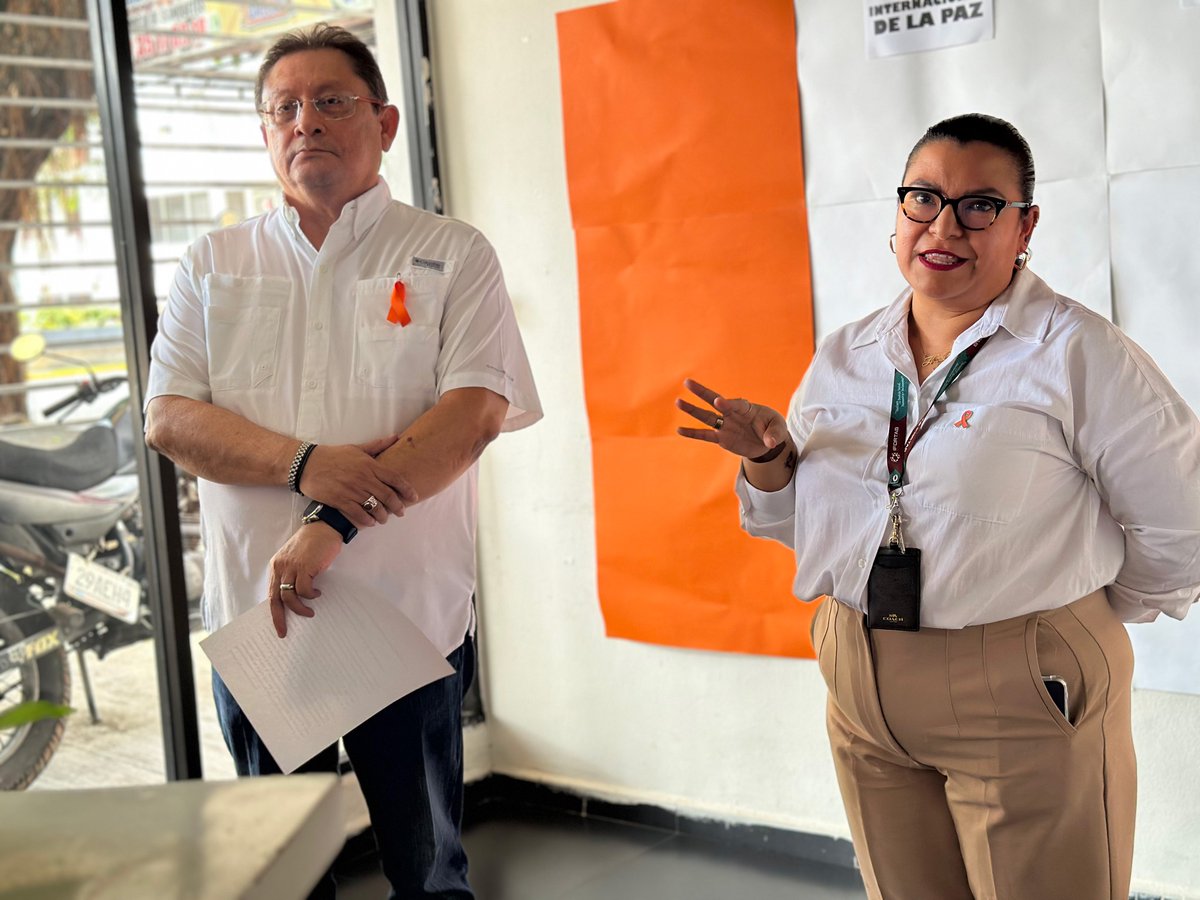 Ifor_tab's tweet photo. En el marco Del Día Naranja y del Día Internacional de la Paz, la Unidad de Genero y No Discriminación del IFORTAB convocó al personal participar en un mural conmemorativo, aportando dibujos, fotos y frases alusivas. El Dr. Rubén Carrillo agradeció la entusiasta participación. https://t.co/XcIY4MK3NO