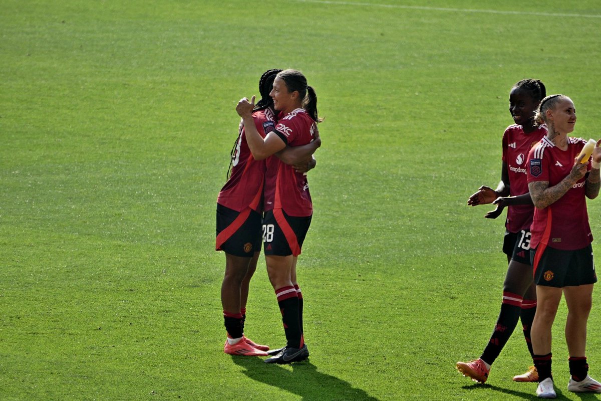 KlareWilliams's tweet photo. ❤️ ⚽️ 
#OldTrafford 
#MUWomen  #BarclaysWSL https://t.co/YyhV0uwyVw