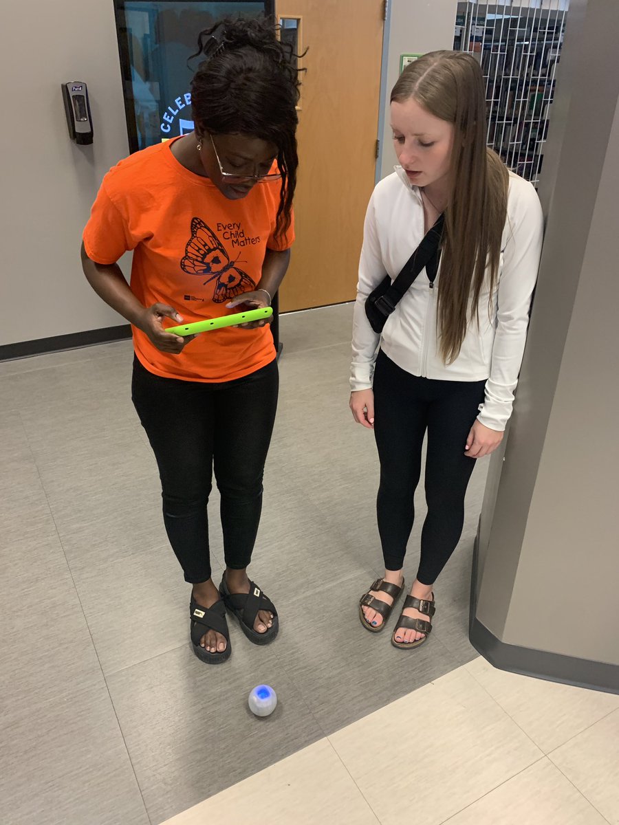 Learning  all about Ozobots, Makey Makey, Micro:bits, and Spheros: EYES  <a href="/miss_reindorf/">miss_reindorf</a> <a href="/WascanaPlains/">Ecole Wascana Plains</a> <a href="/RegPublicSchool/">Regina Public Schools</a> <a href="/URFacofEd/">🦋URFacultyofEducation</a> 💚🦬🩵