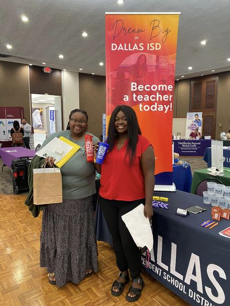 MelodyATillman's tweet photo. Dallas ISD Recruitment and Selection Coordinator II, Mr. Julian Garza visited Northwestern State University to attend the 2024 Fall Graduate/Career Fair!

If you missed us, not to worry! Start the application process now at https://t.co/jcNlEd22wR.

@NorthwesternU https://t.co/XfUlOk1Pjr
