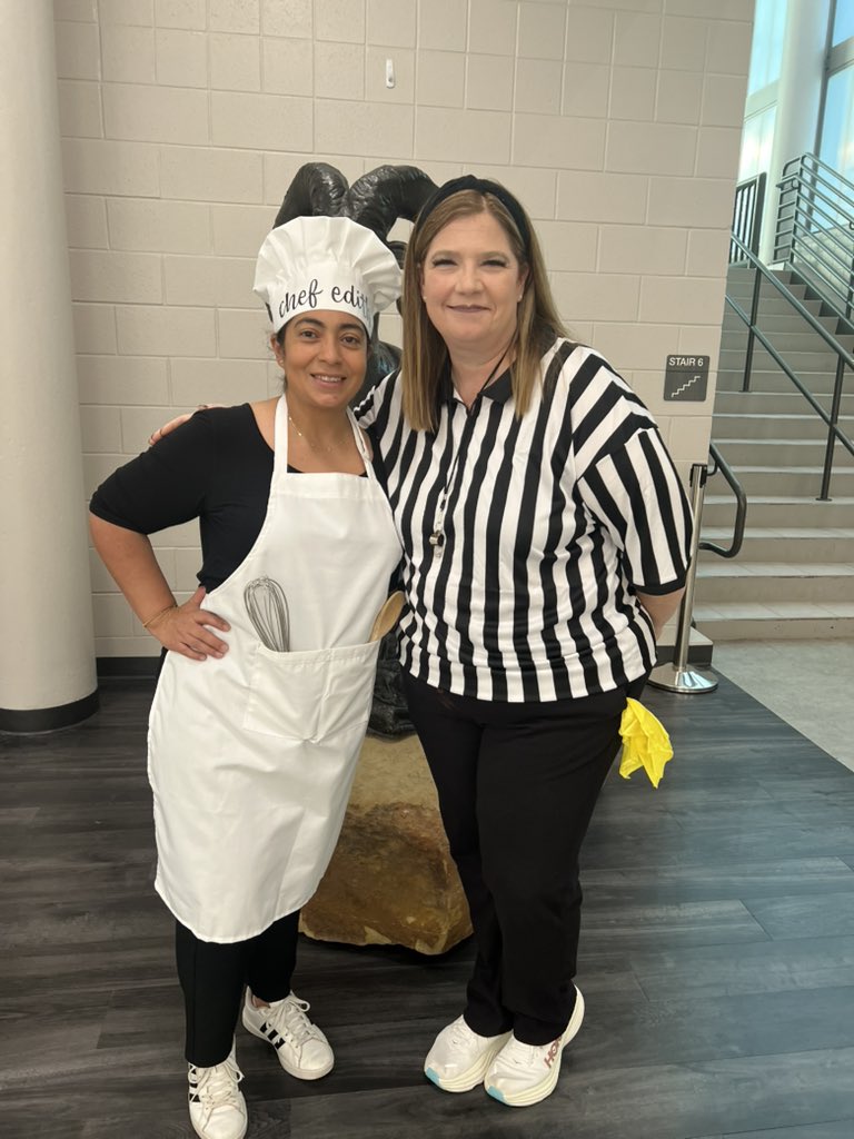 LHerring_MCHS's tweet photo. Rhyme with No Reason!! Ref and Chef! 💚 #HOCOSpiritWeek https://t.co/S4yQVqErEW
