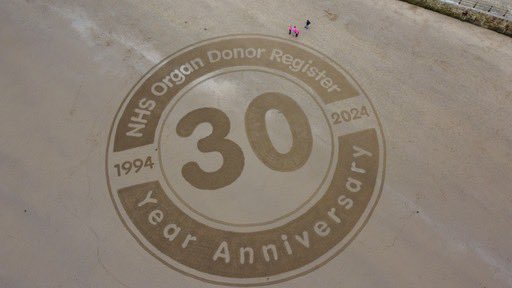 Amazing sand art to commemorate Organ Donation week and 30 years of the Organ Donor register on Scarborough beach! I’m so proud of the team effort across the trust <a href="/YSTeachingNHS/">York and Scarborough Teaching Hospitals NHS FT</a> <a href="/NHSOrganDonor/">NHS Organ Donation💗🫀🫁</a> #OrganDonationweek
