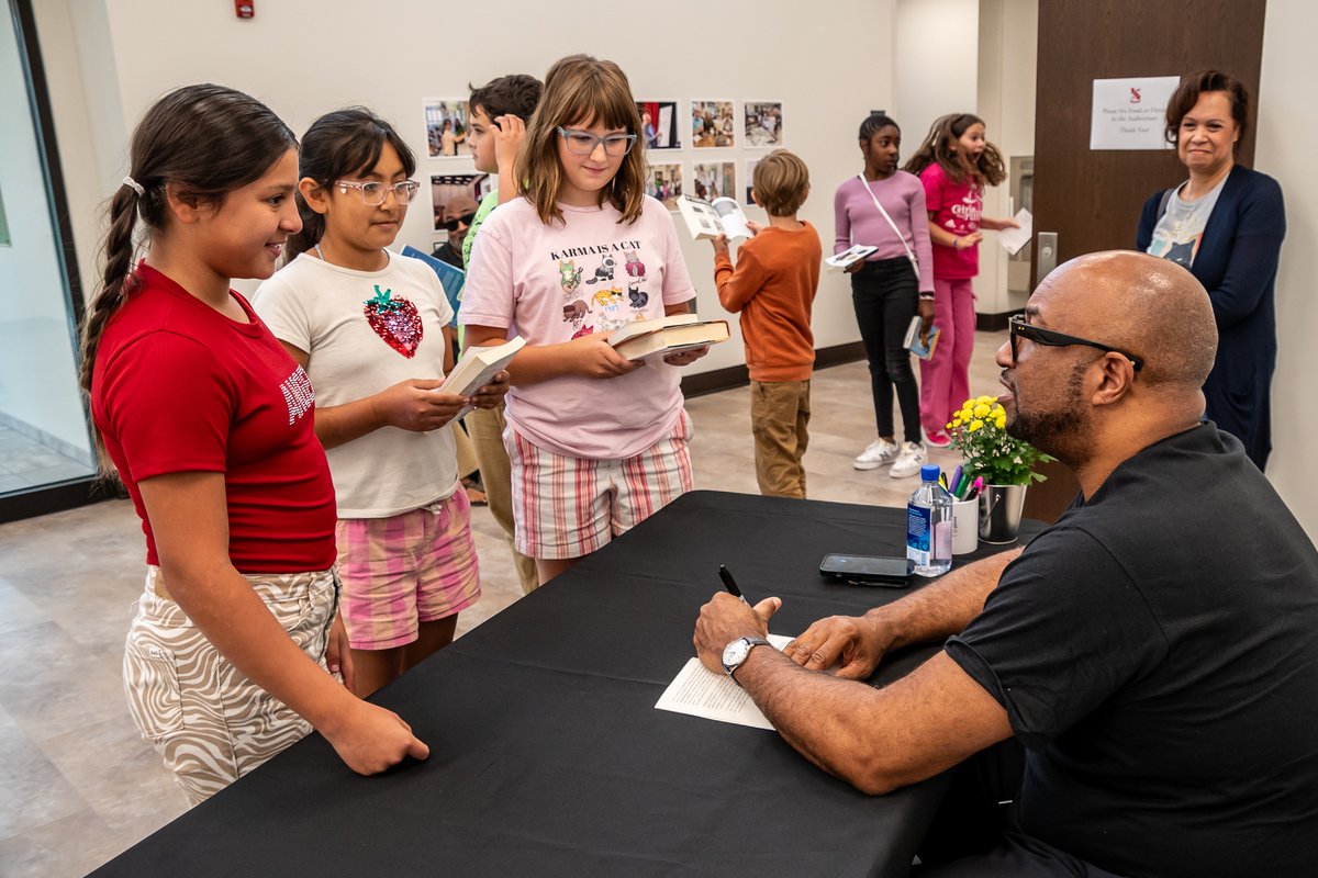 StanleyClarkTig's tweet photo. We had a blast spending time with author @kwamealexander today! Thank you for sharing your stories, poetry, humor, and autograph with our 4th-8th graders! https://t.co/CbTqeGKSx1