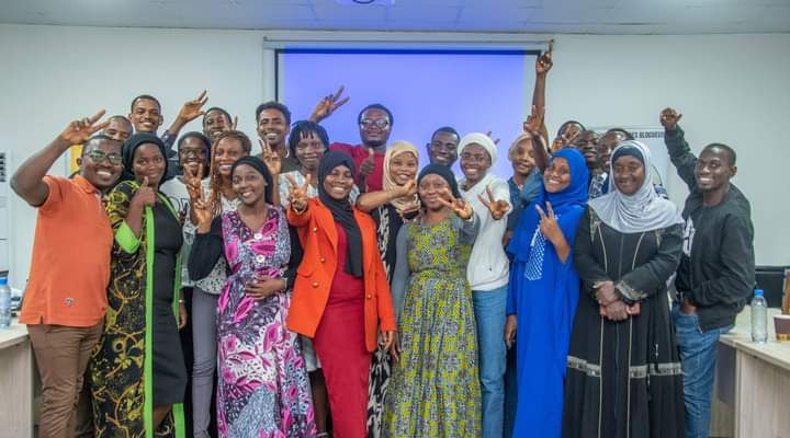 GquiOse's tweet image. Clôture en beauté de #PInnovGn ! Les participants repartent avec des clés pour protéger leurs idées et les transformer en projets concrets.  #Ablogui #GquiOse