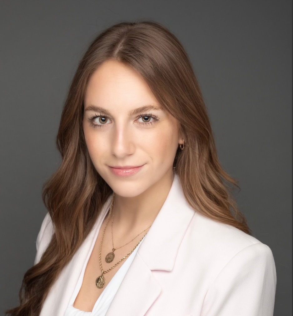 Hello friends! I'm Megan and I'm excited to be applying General surgery in #Match2025. I am passionate about medical student advocacy, breast cancer awareness and golden doodles! I can't wait to connect with you lovely humans.  #GenSurgMatch2025 #MedTwitter #erastookmymoney