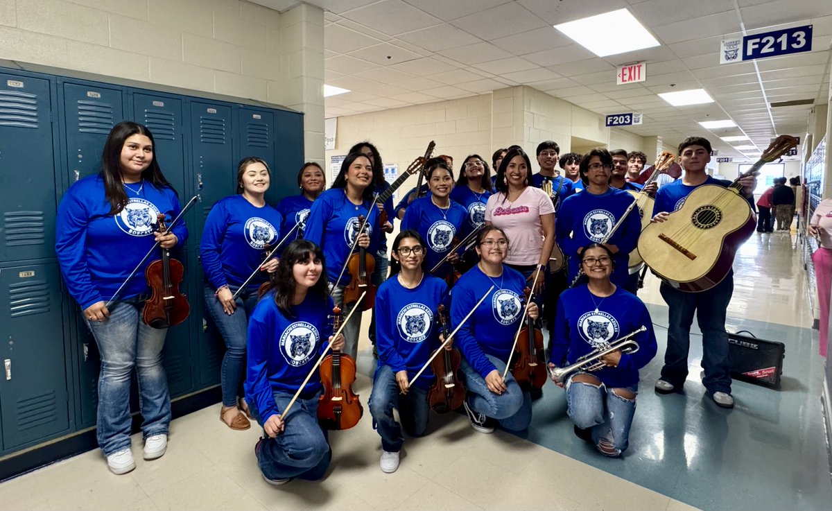 SSAISDssahs's tweet photo. South San Antonio High School Academic Dean, Ms. Gina Rodriguez, got a serenade for her birthday today from our very own Mariachi Estrella De Azul! #PawsUp https://t.co/hF7ccsyhX0